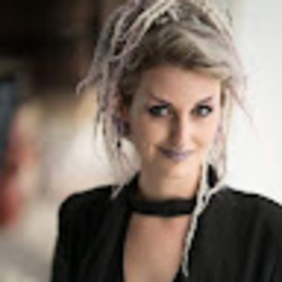 Meet your Posher, Nichole - Picture 1 of 1